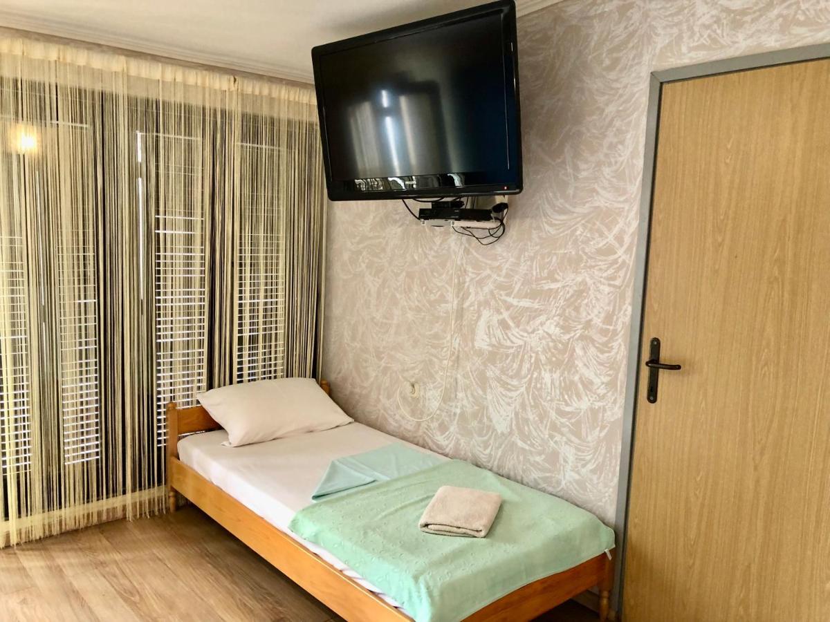 Apartments Pine & Oak With Shared Seasonal Hot Tub Privlaka  Kültér fotó